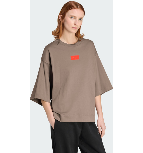 
ADIDAS, 
Adidas Audi Revolut F1 Team Elevated Graphic Short Sleeve T-shirt, 
Detail 1
