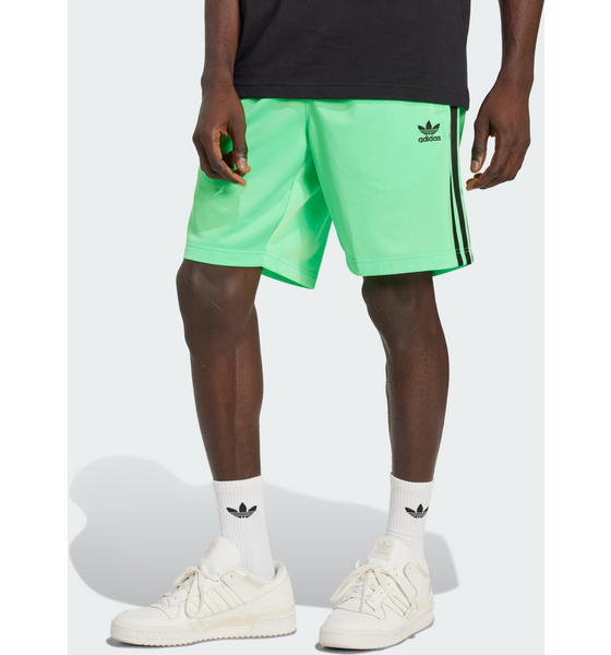 945350107101 ADIDAS ORIGINALS Adidas Originals Adicolor Firebird Shorts  Model01 Detail