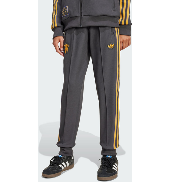 952773101101 ADIDAS ORIGINALS Adidas Originals Manchester United Terrace Icons Träningsbyxor  Model01 Detail