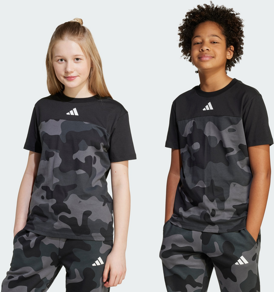 947589101101 ADIDAS Adidas Seasonal Essentials Camo Cotton T-shirt För Barn  Model01 Detail
