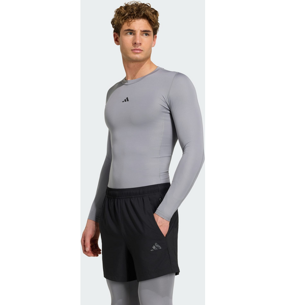 
ADIDAS, 
Adidas Techfit Compression Training Long Sleeve T-shirt, 
Detail 1
