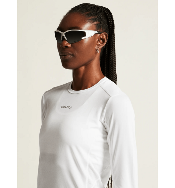 
CRAFT, 
Adv Essence Ls Tee 2 W, 
Detail 1
