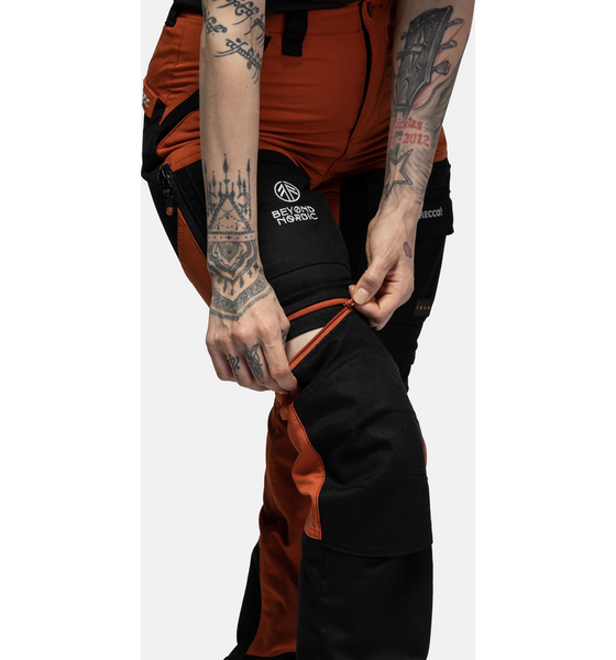 923241102101 BEYOND NORDIC Bn002 Outdoor Zip-off Pants Women 923241102101 BEYOND NORDIC Bn002 Outdoor Zip-off Pants Women Model01 Detail