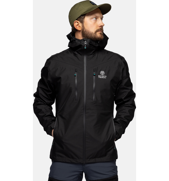 942821102101 BEYOND NORDIC Bn301-v2 Lightweight Shell Jacket Men  Model01 Detail