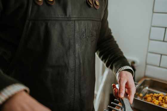 
SWEDTEAM, 
Bull Apron, 
Detail 7
