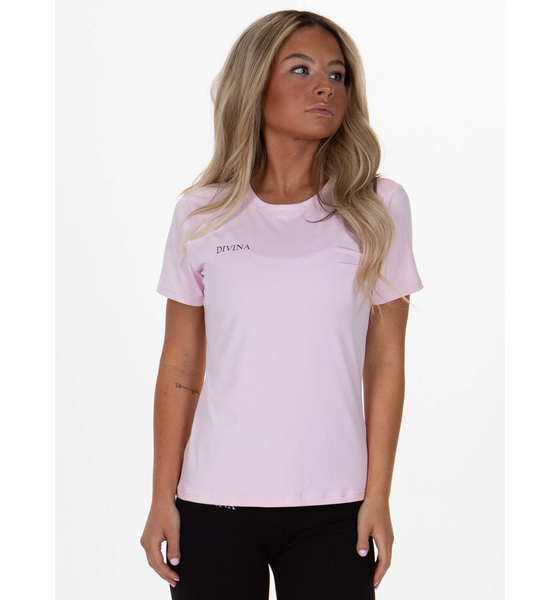 954663102101 DIVINA Divina T-shirt "pono"  Model01 Detail