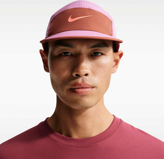 
NIKE, 
Dri-fit Unstructured Swoosh Cap Fly, 
Detail 1
