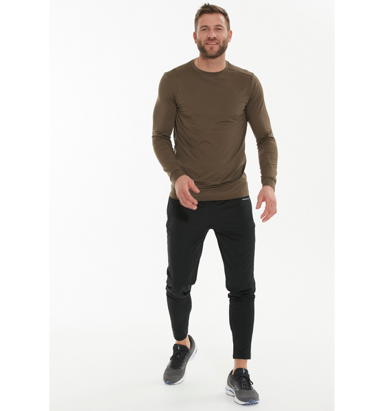 956543101101 ENDURANCE Hubend Long Sleeve Shirt  Model01 Detail