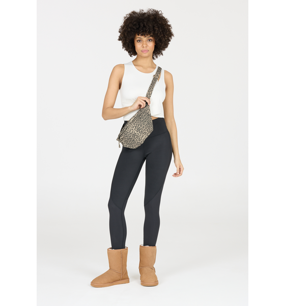 
ATHLECIA, 
Marika, 
Detail 1
