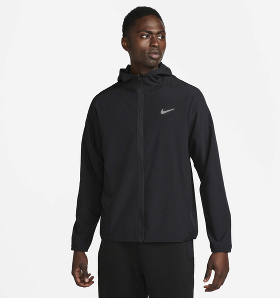 916627101101 NIKE Men's Dri-fit Hooded Versatile Jacket Form  Model01 Detail
