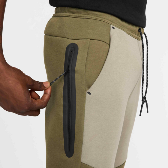
NIKE, 
Men's Fleece Joggers Tech, 
Detail 7
