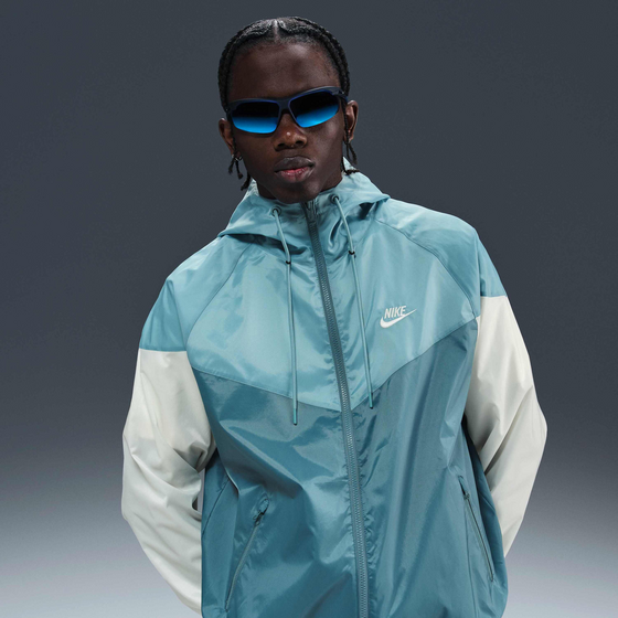 317275507511 NIKE Men's Hooded Jacket Sportswear Windrunner 317275507511 NIKE Men's Hooded Jacket Sportswear Windrunner Model01 Detail