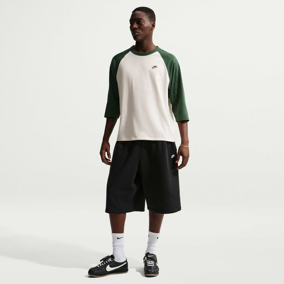 
NIKE, 
Men's Oversized French Terry Shorts Sportswear Club, 
Detail 1
