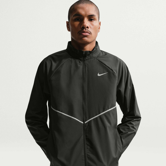 
NIKE, 
Men's Repel Uv Protection Running Jacket Miler, 
Detail 1

