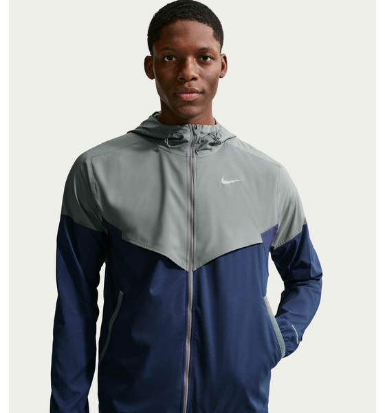 
NIKE, 
Men's Running Jacket Impossibly Light Windrunner, 
Detail 1
