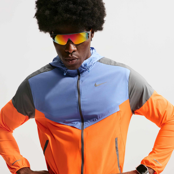 
NIKE, 
Men's Running Jacket Impossibly Light Windrunner, 
Detail 1
