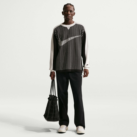 
NIKE, 
Men's Trousers Sportswear Club, 
Detail 1
