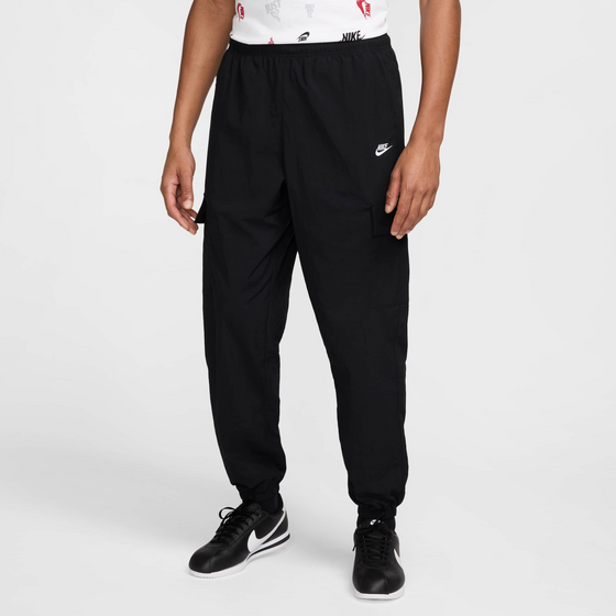 941412101102 NIKE Men's Woven Cargo Trousers Club  Model01 Detail