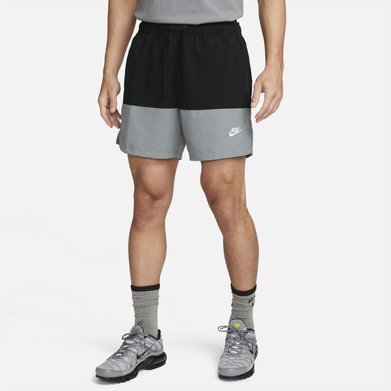 
NIKE, 
Men's Woven Colour-blocked Shorts Club, 
Detail 1
