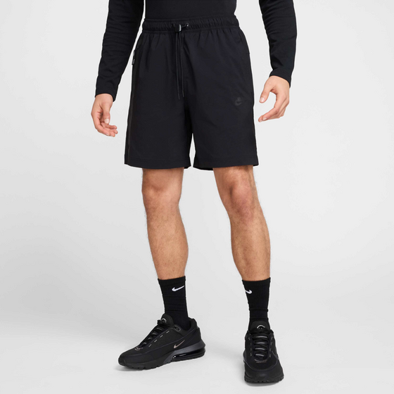 
NIKE, 
Men's Woven Shorts Tech, 
Detail 1
