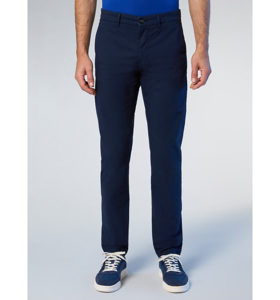 945616102102 NORTH SAILS North Sails Chino Pants Defender  Model01 Detail