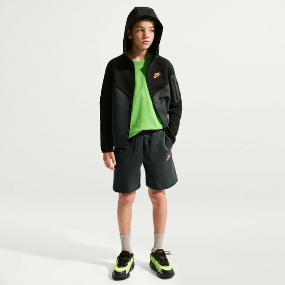 
NIKE, 
Older Kids' (boys') Shorts Sportswear Tech Fleece, 
Detail 1
