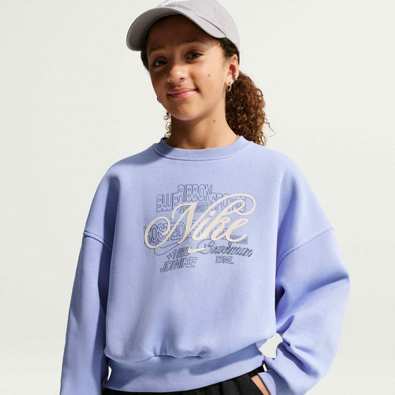 
NIKE, 
Older Kids' (girls') Boxy Crew-neck Sweatshirt Sportswear Club Fleece, 
Detail 1
