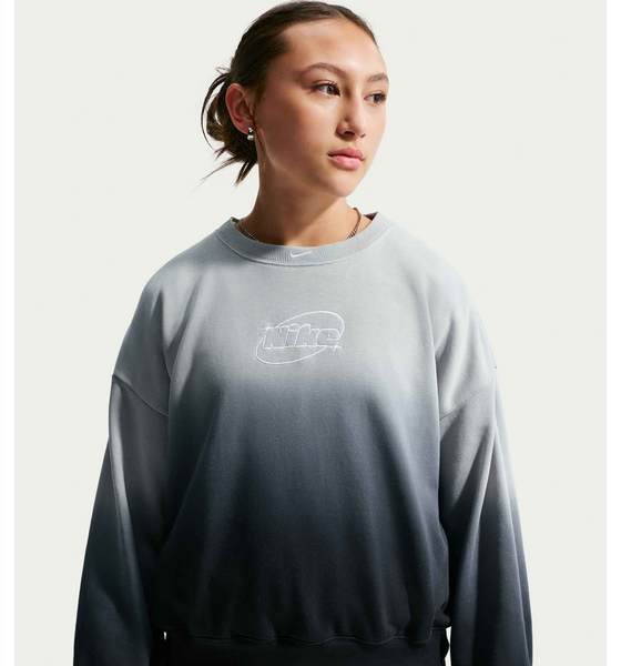 
NIKE, 
Older Kids' (girls') Oversized Graphic Crew Studio Fleece Lightweight, 
Detail 1

