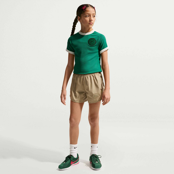 
NIKE, 
Older Kids' (girls') Woven Shorts Sportswear, 
Detail 1
