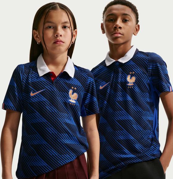 
NIKE, 
Older Kids' Aero-fit Football Authentic Jersey Fff 2026 Match Home, 
Detail 1
