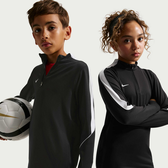 
NIKE, 
Older Kids' Dri-fit Football Knit Drill Top Strike, 
Detail 1
