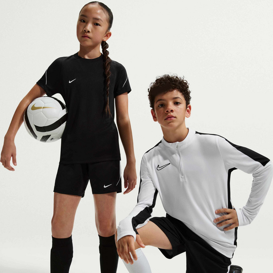 
NIKE, 
Older Kids' Dri-fit Football Shorts Strike, 
Detail 1
