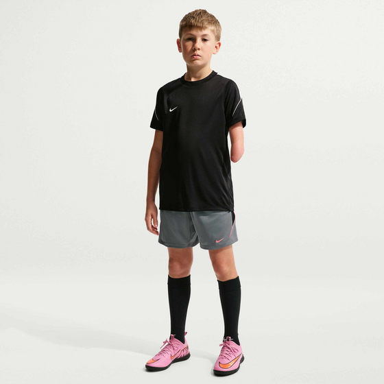
NIKE, 
Older Kids' Dri-fit Football Shorts Strike, 
Detail 1
