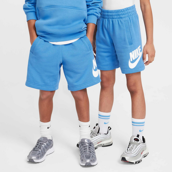 393558501501 NIKE Older Kids' French Terry Shorts Sportswear Club Fleece  Model01 Detail