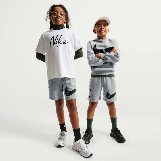
NIKE, 
Older Kids' French Terry Shorts Sportswear Club, 
Detail 1
