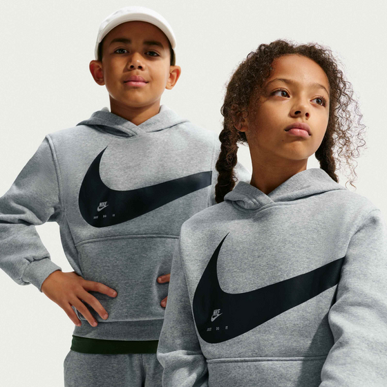 
NIKE, 
Older Kids' Hoodie Sportswear Club, 
Detail 1

