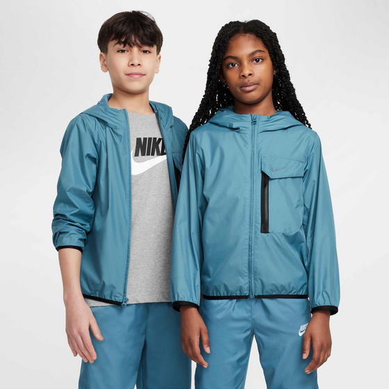 942395104101 NIKE Older Kids' Jacket Sportswear City Utility  Standard Detail