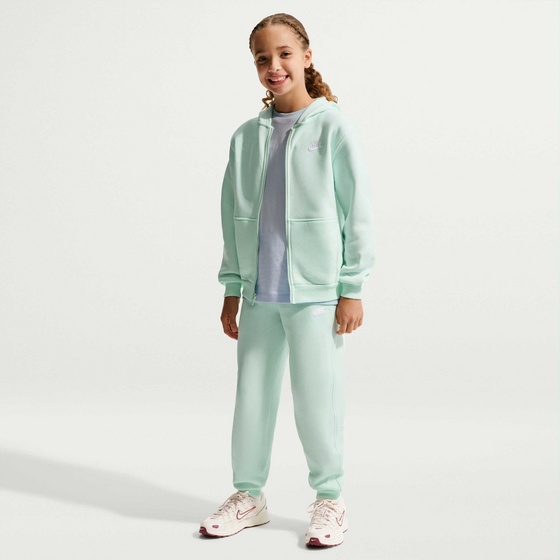 
NIKE, 
Older Kids' Joggers Sportswear Club Fleece, 
Detail 1
