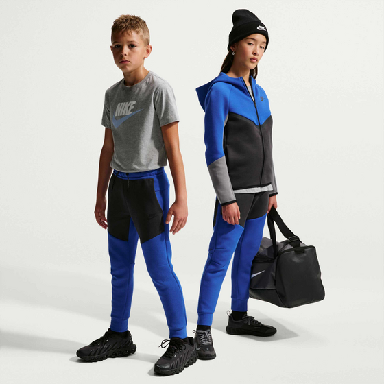 
NIKE, 
Older Kids' Joggers Sportswear Tech Fleece, 
Detail 1
