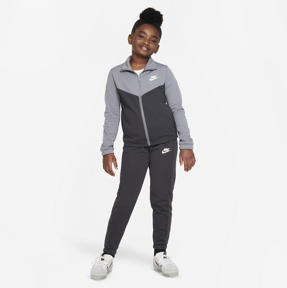 
NIKE, 
Older Kids' Tracksuit Sportswear, 
Detail 1
