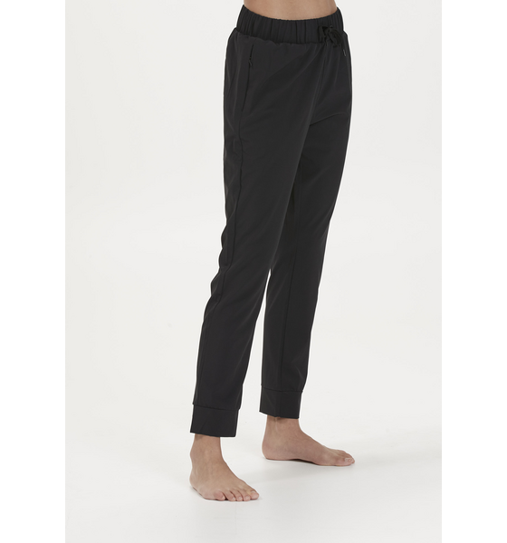 939333101101 ENDURANCE Phile Stretch Training Pants  Model01 Detail