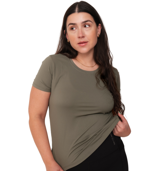 951372103101 PURE LIME Pure Training Tee  Model01 Detail
