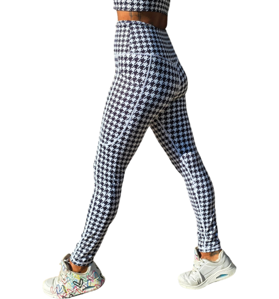 
SHE DID, 
Tights Hundtand, 
Detail 1
