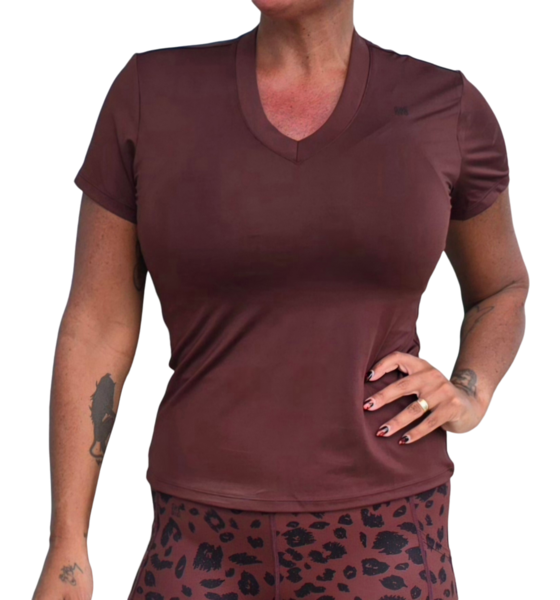 939262101101 SHE DID V-ringad Topp Kaffe 939262101101 SHE DID V-ringad Topp Kaffe Model01 Detail