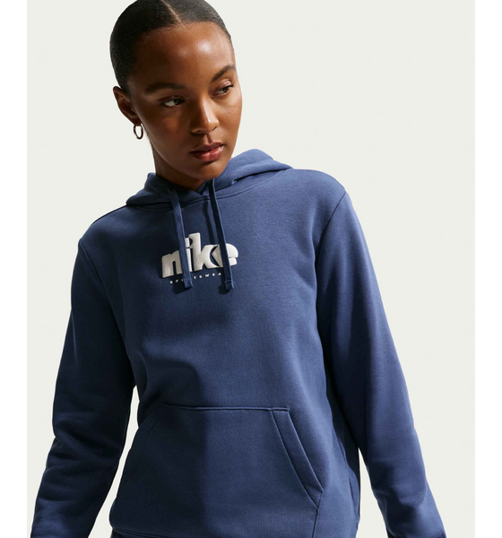 
NIKE, 
Women's Graphic Pullover Hoodie Sportswear Club Fleece, 
Detail 1
