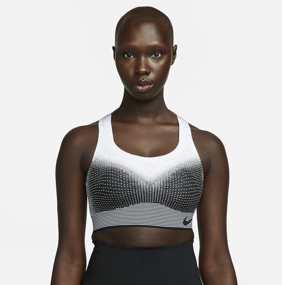 
914804101104,
Women's High-support Non-padded Sports Bra,
NIKE,
Detail
