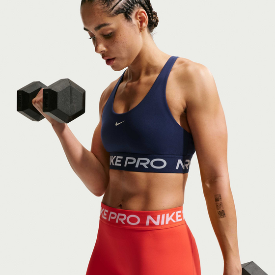 
NIKE, 
Women's Light-support Non-padded Sports Bra Pro 365, 
Detail 1
