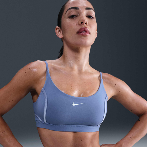 956054101101 NIKE Women's Light-support Padded Sports Bra One  Standard Detail