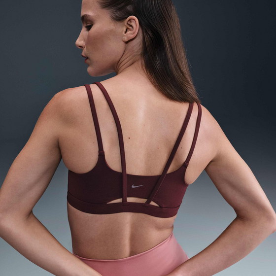 912349104101 NIKE Women's Light-support Padded Sports Bra Zenvy Strappy  Model01 Detail