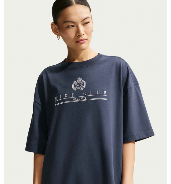 
NIKE, 
Women's Oversized Short-sleeve T-shirt Sportswear Classic, 
Detail 1
